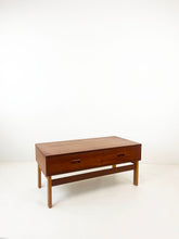 Afbeelding in Gallery-weergave laden, Teak Laag Kastje
